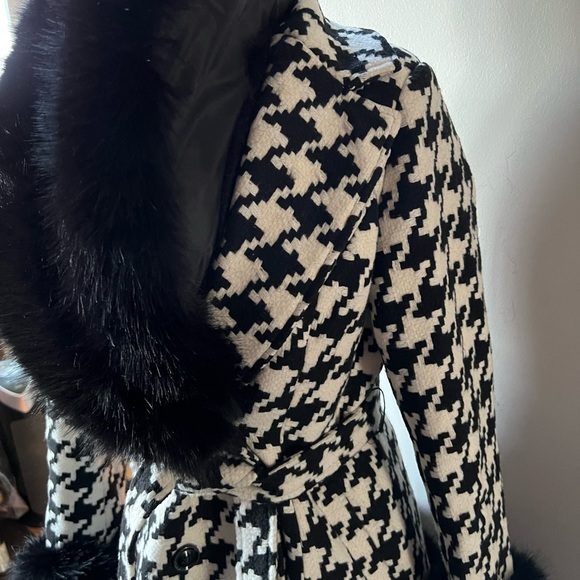 New listing added for this updated coat style!STUNNING Houndstooth Coat - Picture 2 of 8